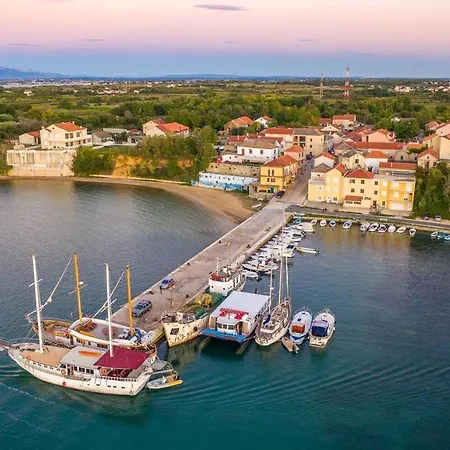 Appartamento With A Parking Space Privlaka, Zadar - 19029 *